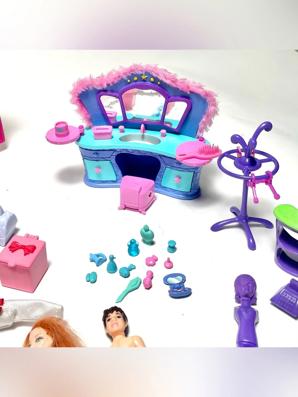 Vtg Early 2000’s Polly Pocket Lot-Dolls, Clothes, Dressing Room, Vanity Y2K